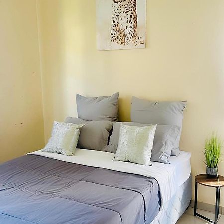 Zakhele Guest House Манзини Экстерьер фото