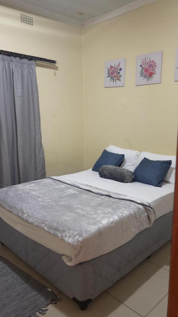 Zakhele Guest House Манзини Экстерьер фото