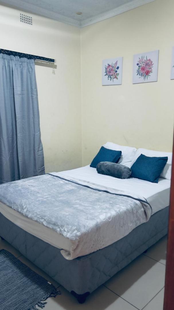 Zakhele Guest House Манзини Экстерьер фото
