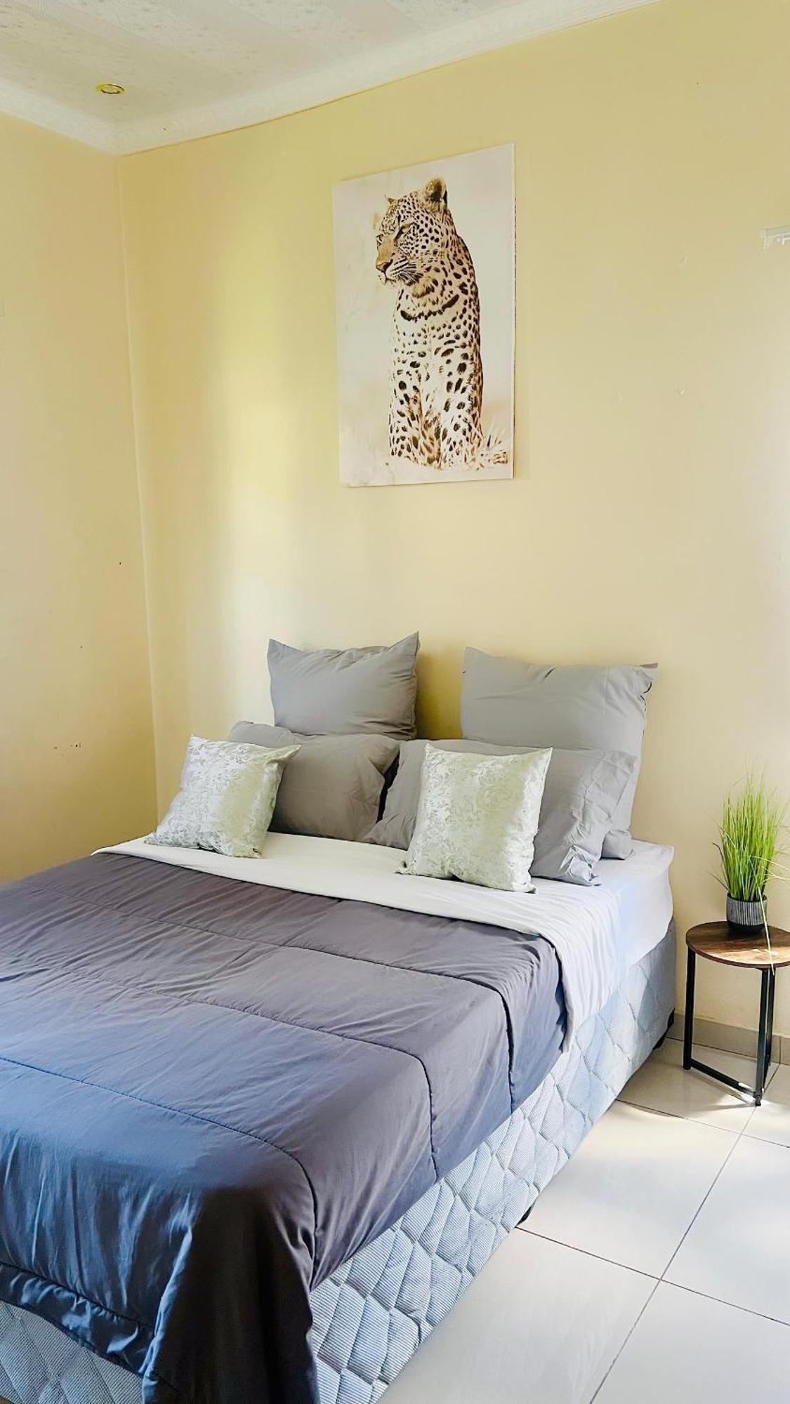 Zakhele Guest House Манзини Экстерьер фото